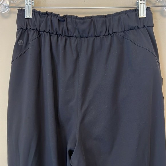 Lululemon Keep Moving Pant 7/8 High-Rise in Black size 6 - Picture 5 of 11